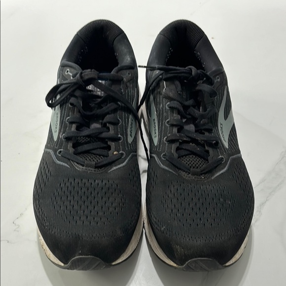 Brooks Black Running Shoes - Picture 2 of 4